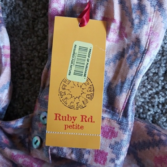 Sold!!!Beautiful print Ruby Rd. petite. - Picture 4 of 8